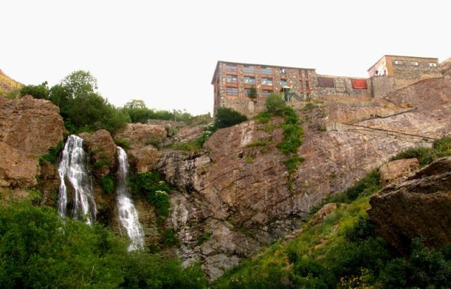 آبشار دوقلوی شیرپلا